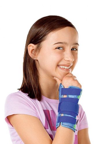 Ортез на лучезапястный сустав 879D Medi, умеренная фиксация купить в OrtoMir24